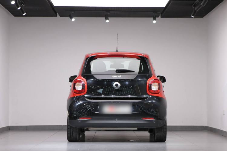 Used smart forfour 2016 0.9T 66 kW Pioneer Edition Exterior 1
