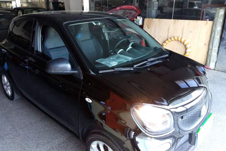Used smart forfour 2016 1.0L 52 kW Dynamic Edition Exterior 2
