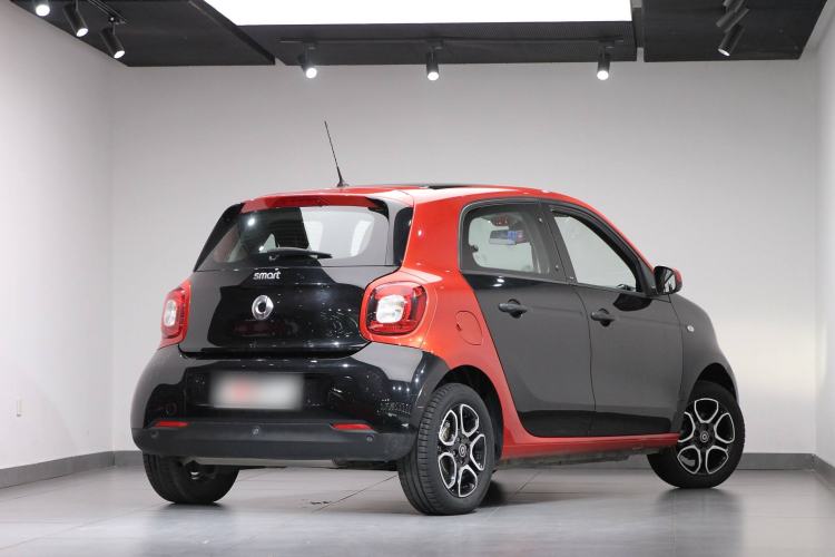 Used smart forfour 2016 0.9T 66 kW Pioneer Edition Exterior 2