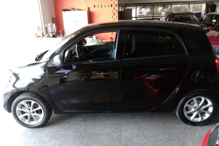 Used smart forfour 2016 1.0L 52 kW Dynamic Edition Exterior 3