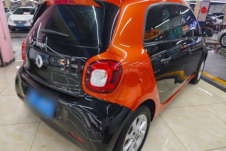 Used smart forfour 2016 1.0L 52 kW Dynamic Edition Exterior 3