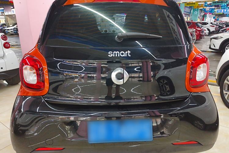 Used smart forfour 2016 1.0L 52 kW Dynamic Edition Exterior 4