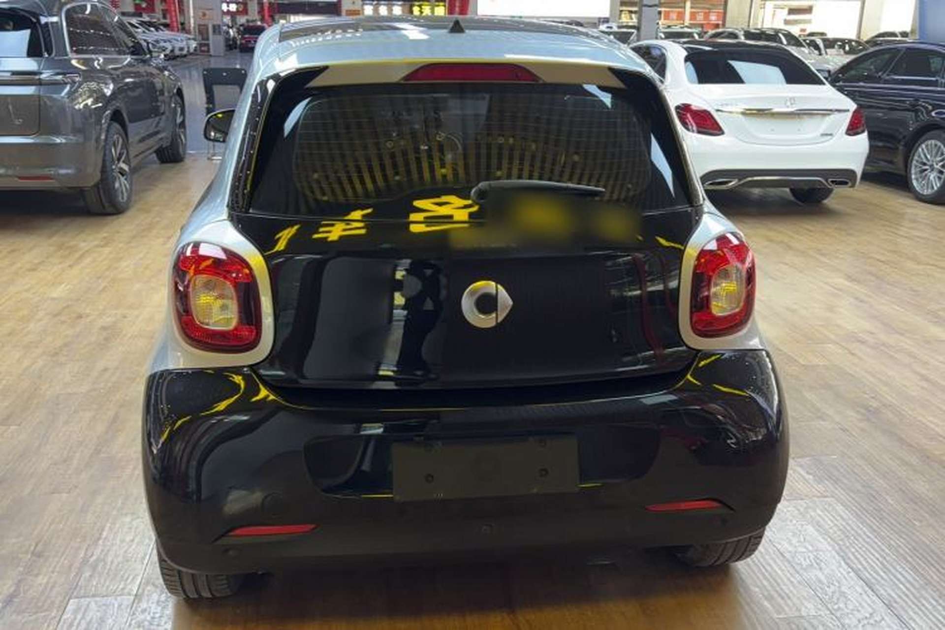 Used smart forfour 2016 0.9T 66 kW Pioneer Edition Exterior 5