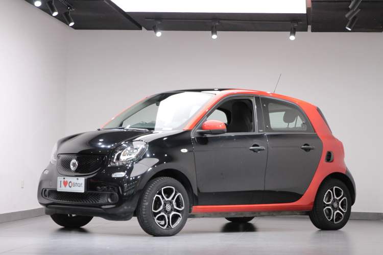 Used smart forfour 2016 0.9T 66 kW Pioneer Edition Exterior 5