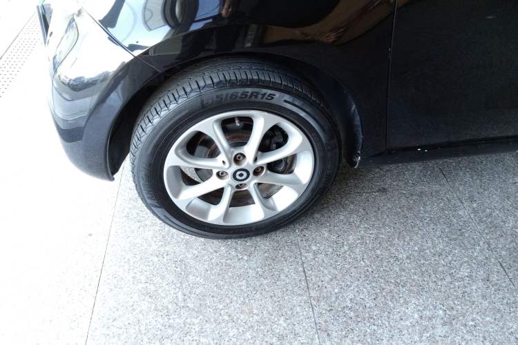 Used smart forfour 2016 1.0L 52 kW Dynamic Edition Exterior 7
