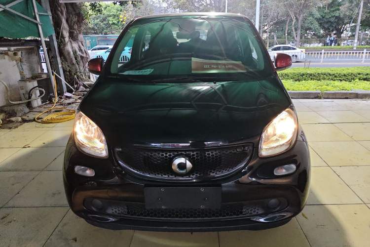 Used smart forfour 2016 1.0L 52 kW Passion Edition Front