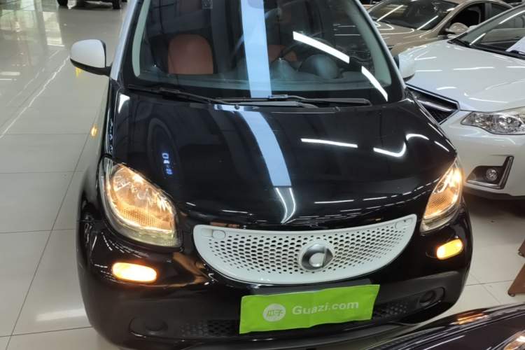 Used smart forfour 2016 1.0L 52 kW Passion Edition Front