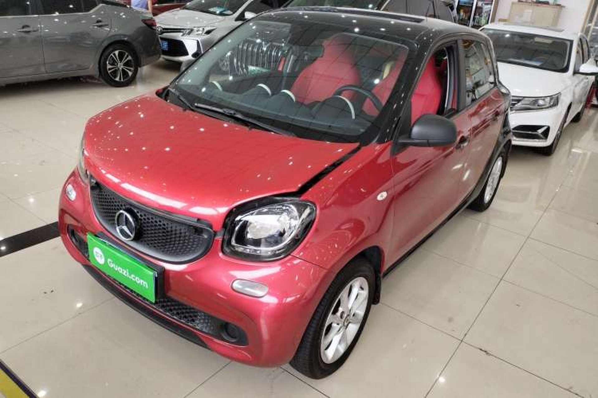 Used smart forfour 2016 1.0L 52 kW Dynamic Edition Front Left 45 Deg