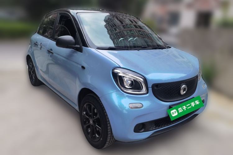 Used smart forfour 2016 1.0L 52 kW Dynamic Edition Front Right 45 Deg