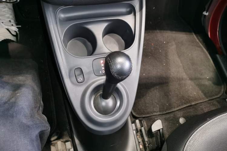 Used smart forfour 2016 0.9T 66 kW Pioneer Edition Gear Lever