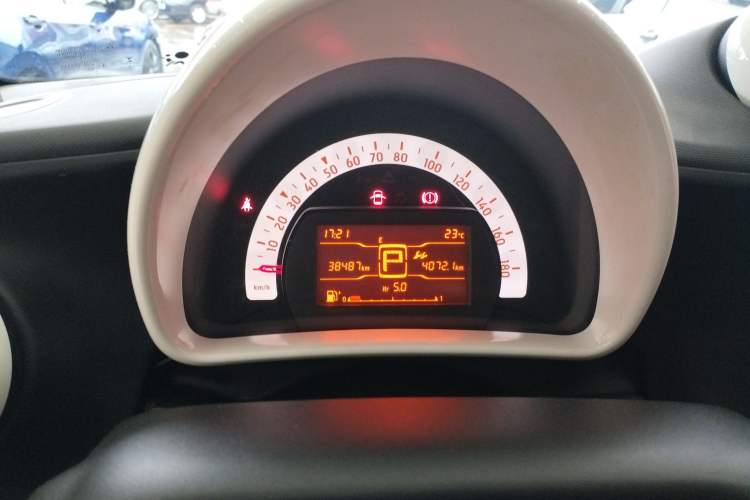 Used smart forfour 2016 1.0L 52 kW Dynamic Edition Instrument Cluster