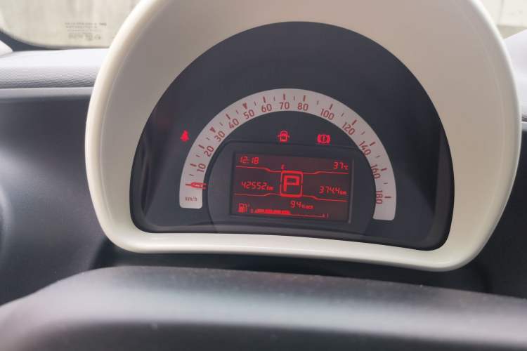Used smart forfour 2016 1.0L 52 kW Dynamic Edition Instrument Cluster