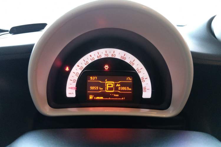 Used smart forfour 2016 1.0L 52 kW Dynamic Edition Instrument Cluster