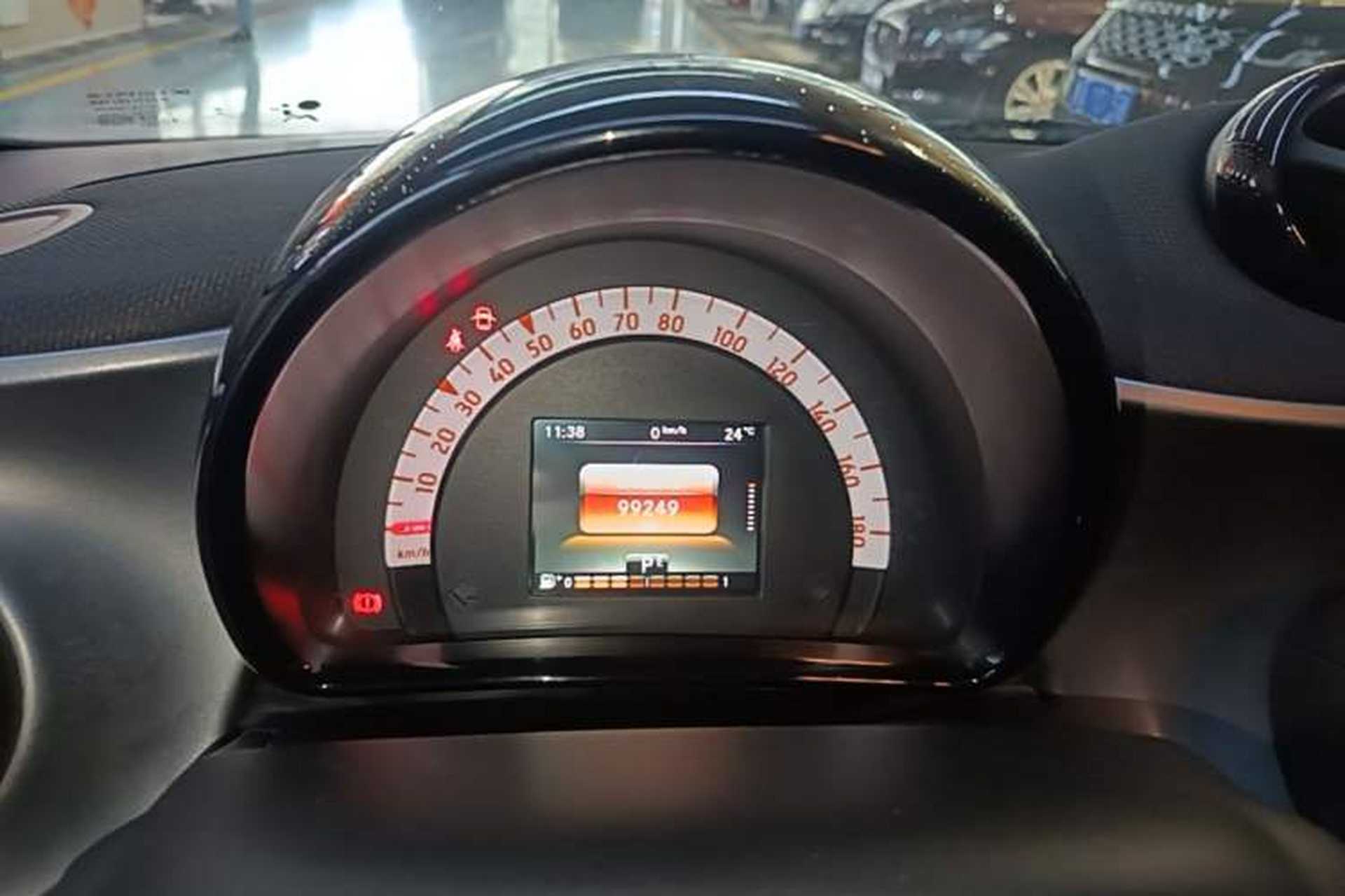 Used smart forfour 2016 1.0L 52 kW Passion Edition Instrument Cluster
