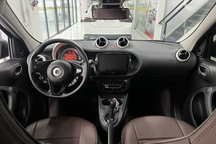 Used smart forfour 2016 1.0L 52 kW Dynamic Edition Interior 3