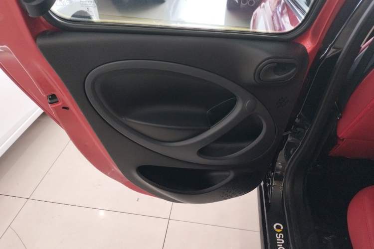Used smart forfour 2016 1.0L 52 kW Dynamic Edition Interior 5