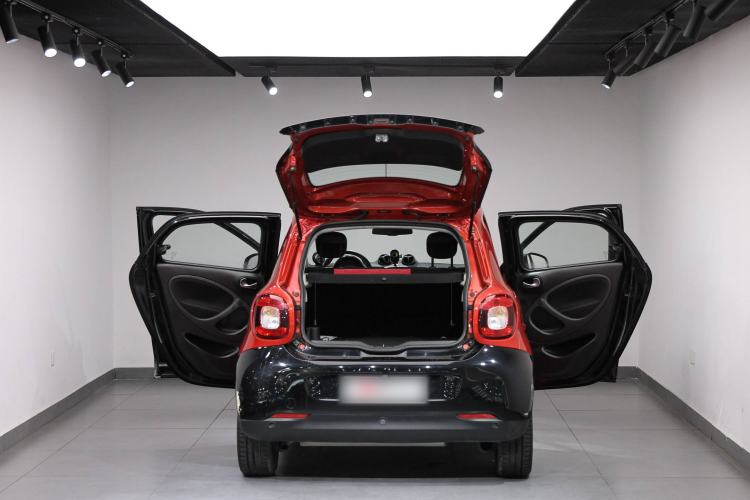 Used smart forfour 2016 0.9T 66 kW Pioneer Edition Interior 7