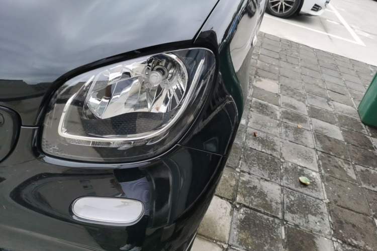 Used smart forfour 2016 1.0L 52 kW Passion Edition Left Front Headlight