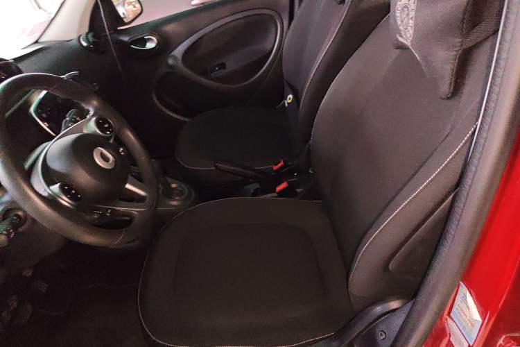 Used smart forfour 2016 1.0L 52 kW Passion Edition Left Front Seat