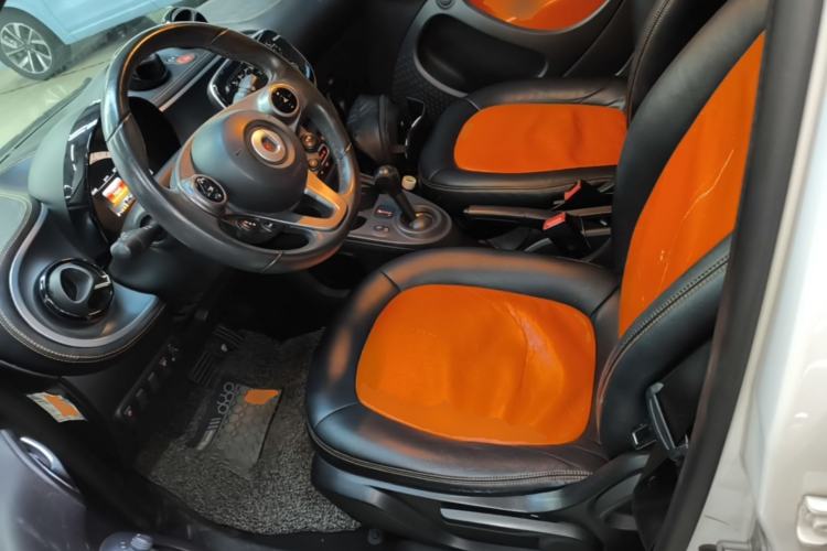 Used smart forfour 2016 1.0L 52 kW Passion Edition Left Front Seat