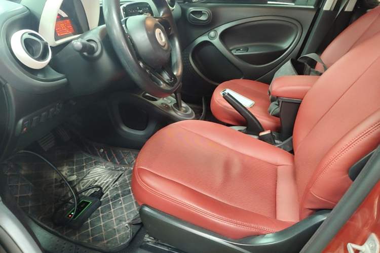 Used smart forfour 2016 1.0L 52 kW Dynamic Edition Left Front Seat