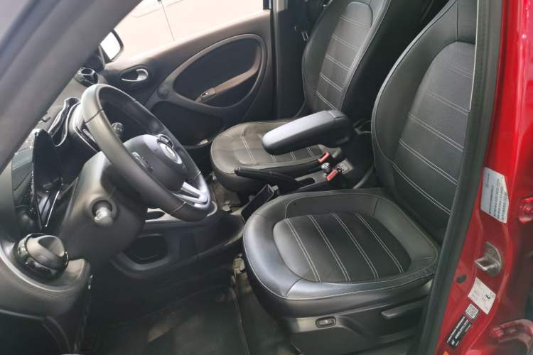 Used smart forfour 2016 0.9T 66 kW Pioneer Edition Left Front Seat