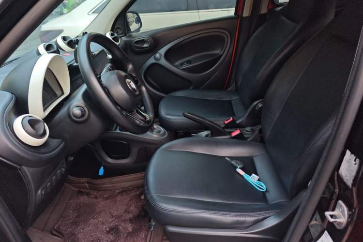 Used smart forfour 2016 1.0L 52 kW Dynamic Edition Left Front Seat