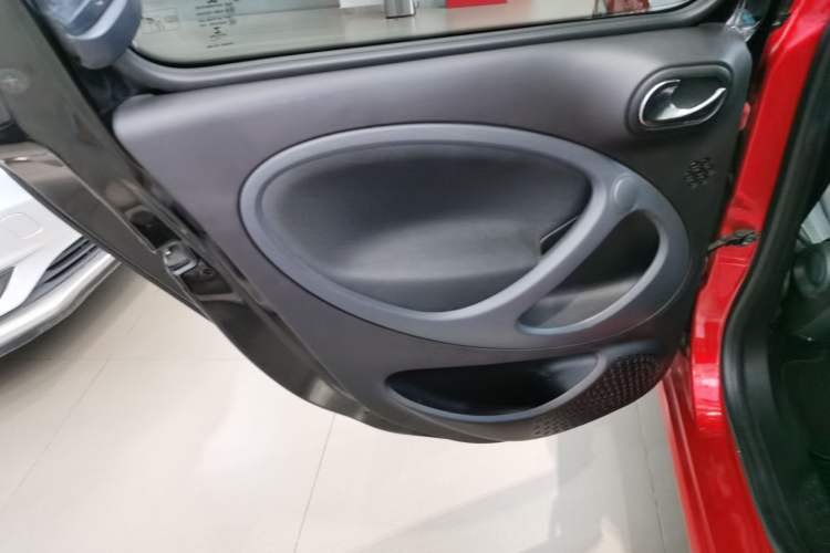 Used smart forfour 2016 0.9T 66 kW Pioneer Edition Left Rear Door Interior
