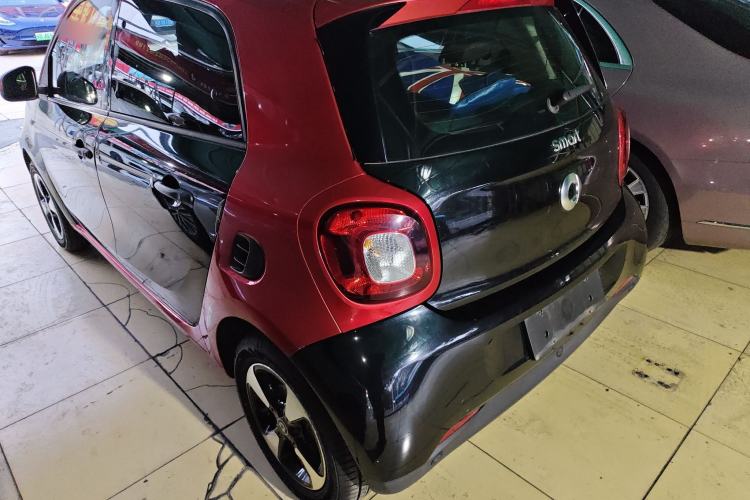 Used smart forfour 2016 1.0L 52 kW Passion Edition Rear Left 45 Deg