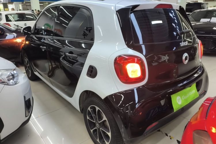 Used smart forfour 2016 1.0L 52 kW Passion Edition Rear Left 45 Deg