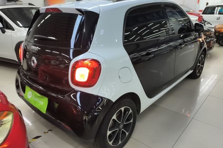 Used smart forfour 2016 1.0L 52 kW Passion Edition Rear Right 45 Deg