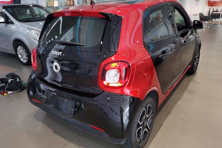 Used smart forfour 2016 0.9T 66 kW Pioneer Edition Rear Right 45 Deg