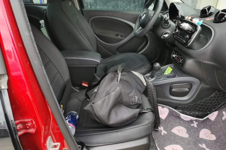 Used smart forfour 2016 1.0L 52 kW Passion Edition Right Front Seat