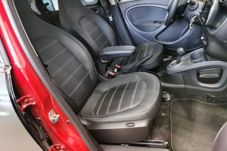 Used smart forfour 2016 0.9T 66 kW Pioneer Edition Right Front Seat