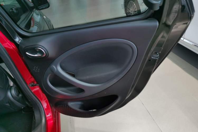 Used smart forfour 2016 0.9T 66 kW Pioneer Edition Right Rear Door Interior