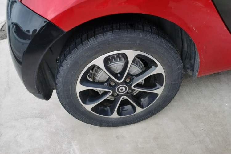 Used smart forfour 2016 1.0L 52 kW Passion Edition Right Rear Wheel Hub