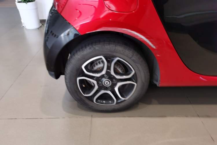 Used smart forfour 2016 0.9T 66 kW Pioneer Edition Right Rear Wheel Hub