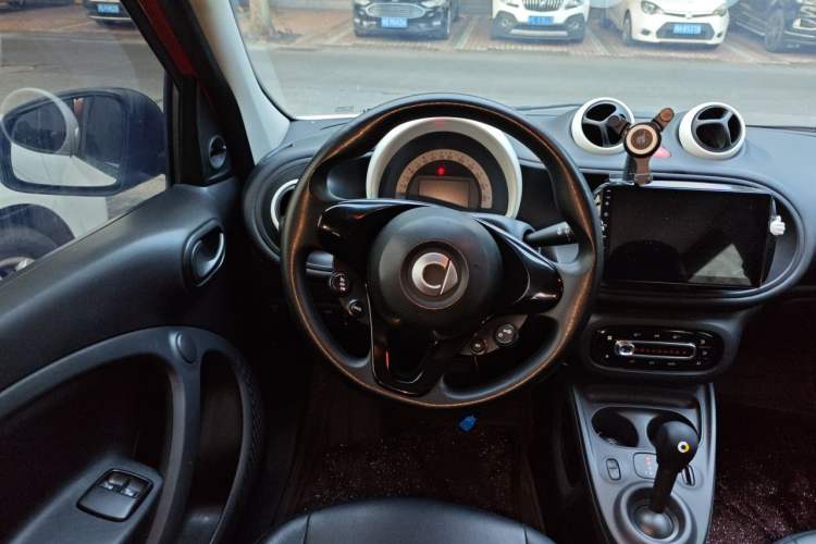 Used smart forfour 2016 1.0L 52 kW Dynamic Edition Steering Wheel