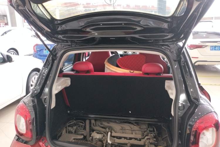 Used smart forfour 2016 1.0L 52 kW Dynamic Edition Trunk