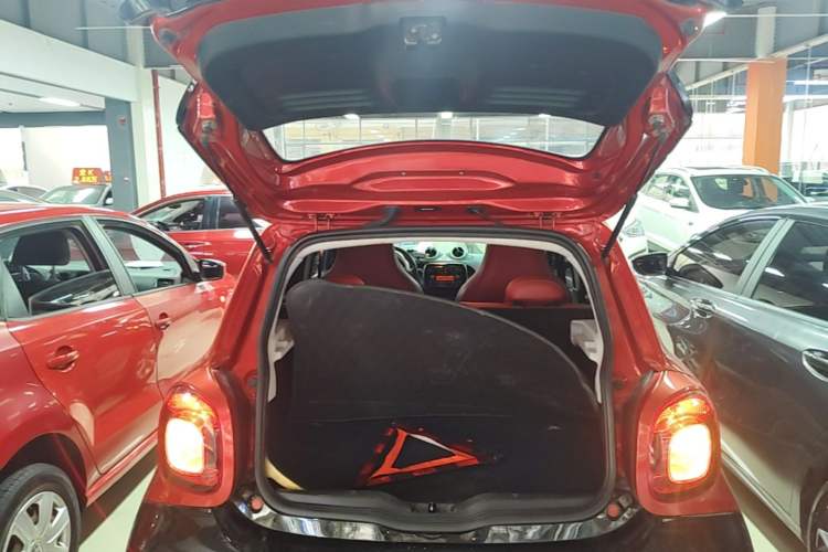 Used smart forfour 2016 1.0L 52 kW Dynamic Edition Trunk