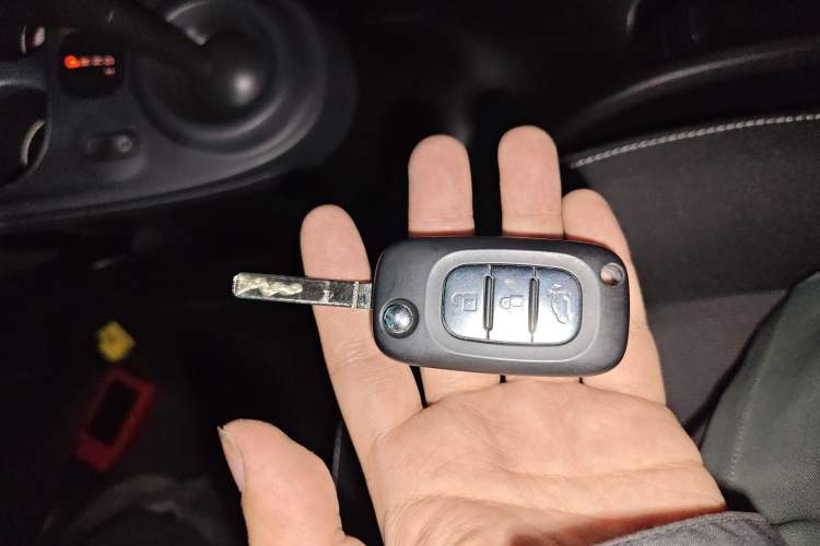 Used smart forfour 2016 1.0L 52 kW Passion Edition Vehicle Key