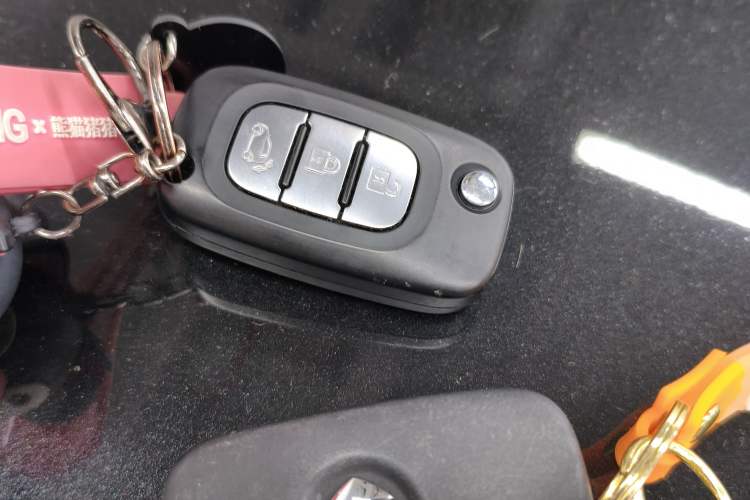 Used smart forfour 2016 1.0L 52 kW Passion Edition Vehicle Key