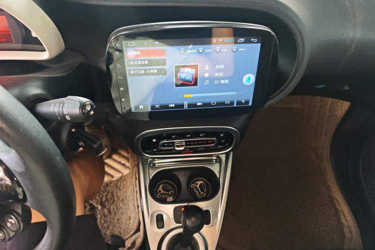 Used smart forfour 2016 1.0L 52 kW Dynamic Edition Audio And AC Panel