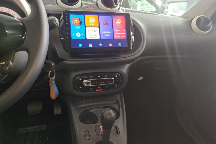 Used smart forfour 2016 1.0L 52 kW Dynamic Edition Audio And AC Panel