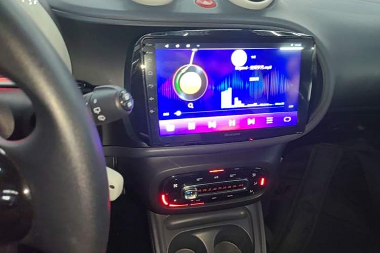 Used smart forfour 2016 1.0L 52 kW Dynamic Edition Audio And AC Panel