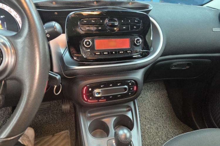 Used smart forfour 2016 1.0L 52 kW Passion Edition Audio And AC Panel