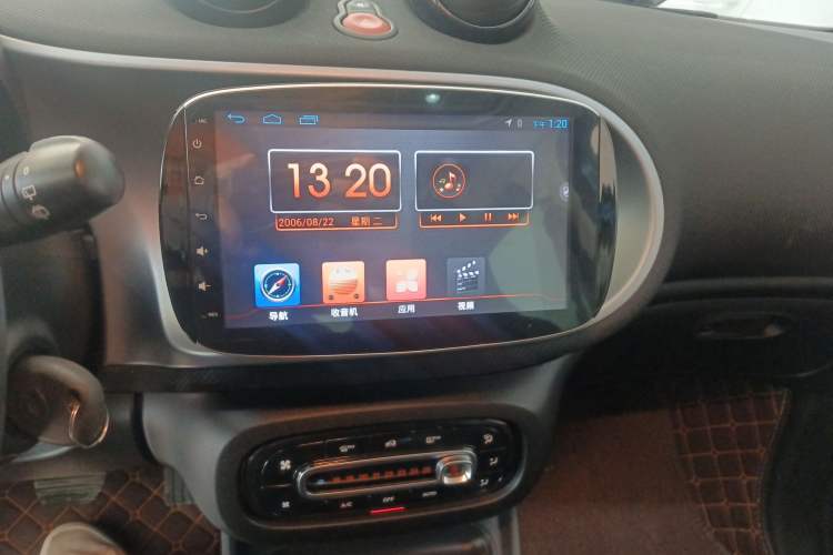 Used smart forfour 2016 1.0L 52 kW Passion Edition Audio And AC Panel