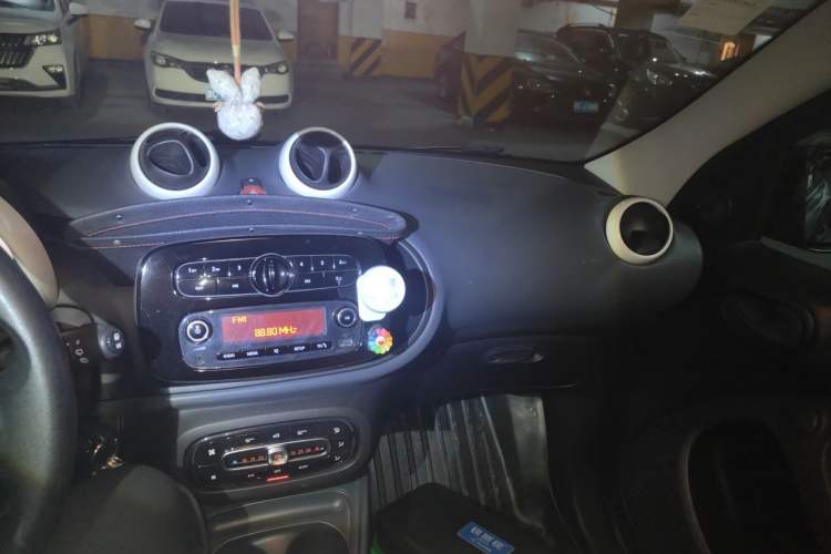 Used smart forfour 2016 1.0L 52 kW Dynamic Edition Audio And AC Panel