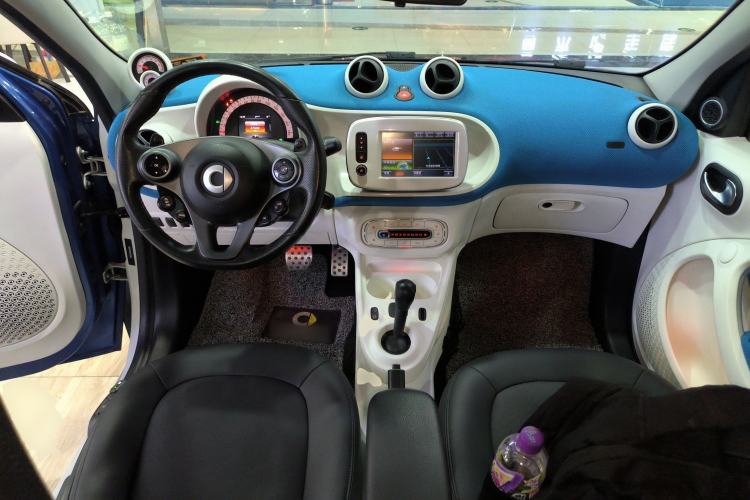 Used smart forfour 2016 0.9T 66 kW Ultimate Edition Center Console