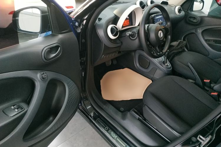 Used smart forfour 2016 1.0L 52 kW Dynamic Edition Driver Seat